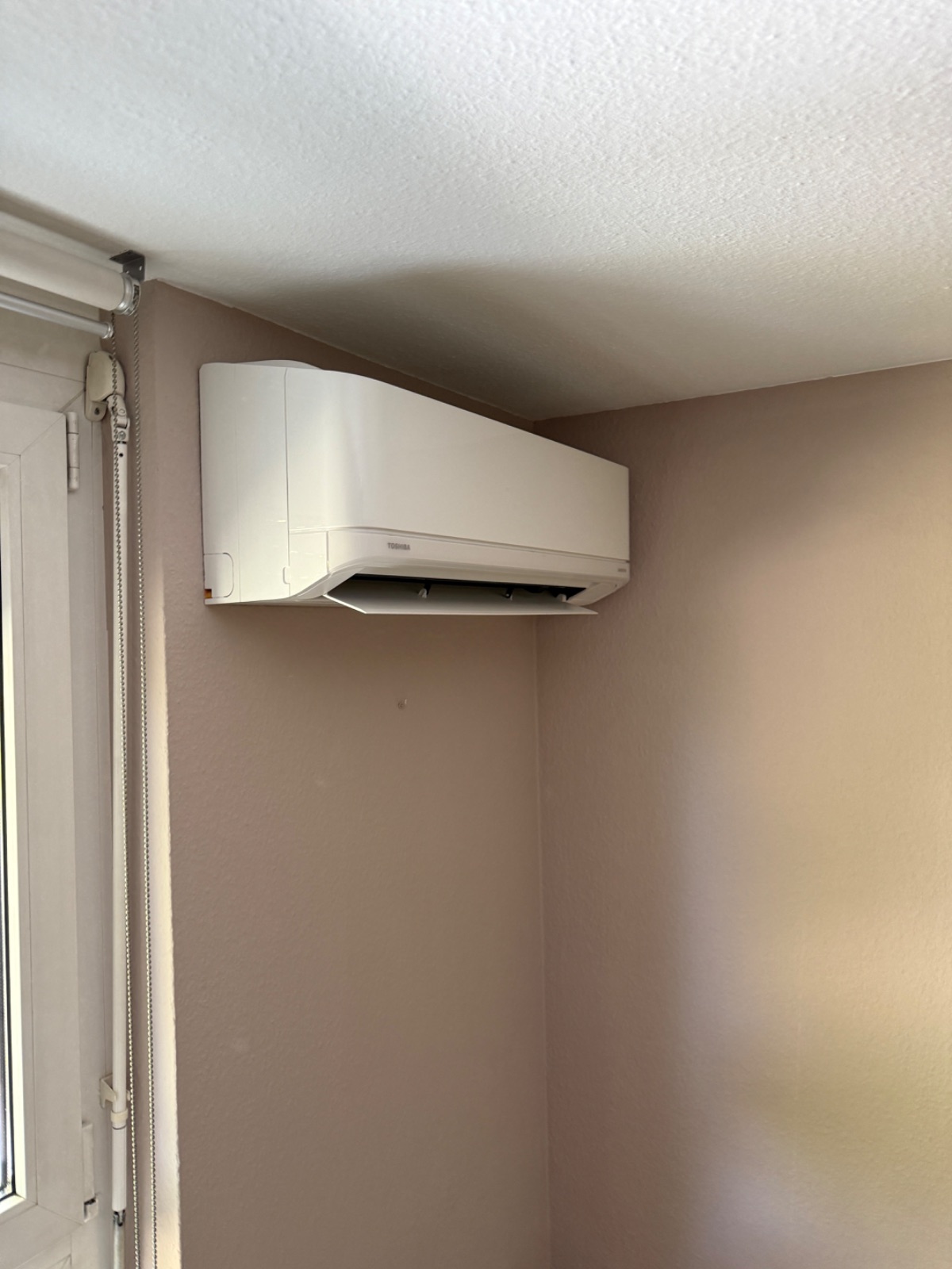 Malerarbeiten im Schlafzimmer in Tamm